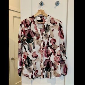 NWOT Ivanka Trump Floral Flattering Blouse Top - Size Small
